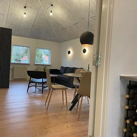 Hyggelig Nyrenoveret Til 4 Personer Agerbaek