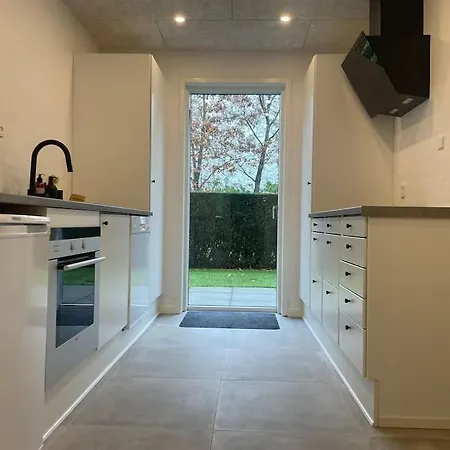 Hyggelig Nyrenoveret Til 4 Personer Apartment