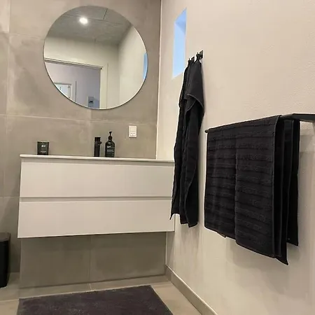 Hyggelig Nyrenoveret Til 4 Personer Apartment